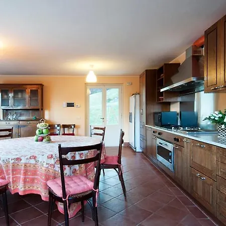 Sleeps 8 Pool Air Con Villa *